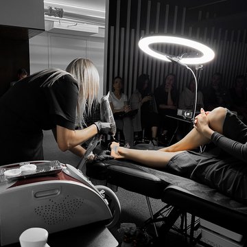 Unieke technologie voor twee-fasen tattoo-verwijdering
